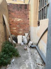 Local commercial  Carrer del vapor vell. Local en venta en reus