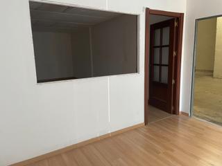 Rent Business premise  Carrer de manuel hugué. Local en venta en reus