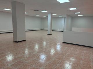 Location Local commercial  Avinguda del president companys. Local en alquiler en reus
