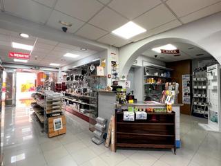 Lloguer Local Comercial a Castellbisbal. En el centro de castellbisbal encontramos este estupendo y diáfa