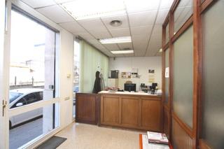 Oficina a Sant Vicen dels Horts. Magnifico local comercial de 298m2 y 10 plazas de parking