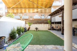 Rez-de-chaussée à Molins de Rei. Planta baja en la granja con jardin