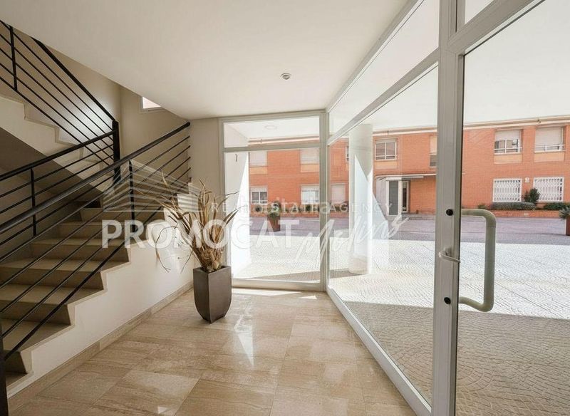 Foto 0902b1eb-86d8-4bfb-8afa-dc06050052c1. Pis amb aparcament piscina a Molins de Rei