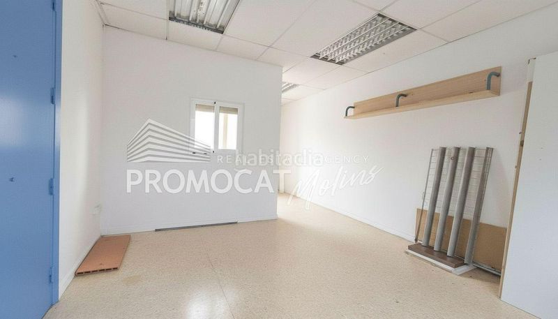 Foto 29699390-e90b-4502-8787-aaf955537629. Local comercial a Can Vidalet Esplugues de Llobregat