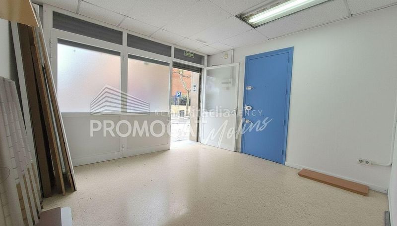 Foto 8e209037-d5ba-4adf-bc90-63762528e5ca. Local comercial a Can Vidalet Esplugues de Llobregat