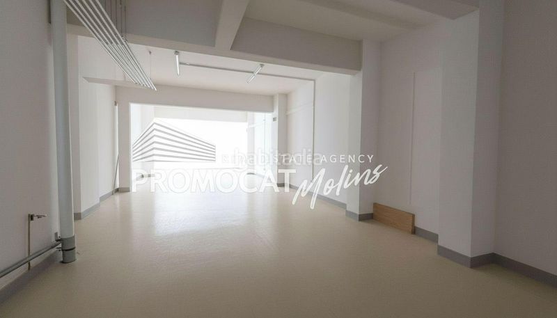Foto 95ddb2ee-7570-4edc-864b-3cdf31da5006. Local comercial a Can Vidalet Esplugues de Llobregat