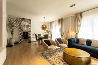 Haus in Papiol (El). Casa a cuatro vientos con piscina, jardín y zona wellness en el