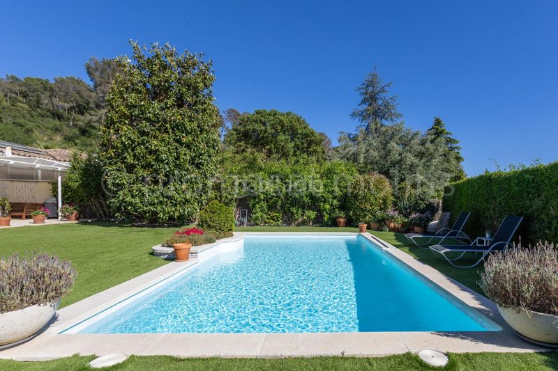 Foto a1ae3cd9-ad96-401c-b95a-21315b0cdffb. Xalet amb calefacció aparcament piscina a Teià