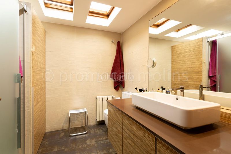 Foto c52281a4-f785-4b21-8af0-5d48d48852e4. Casa amb calefacció aparcament a Molins de Rei