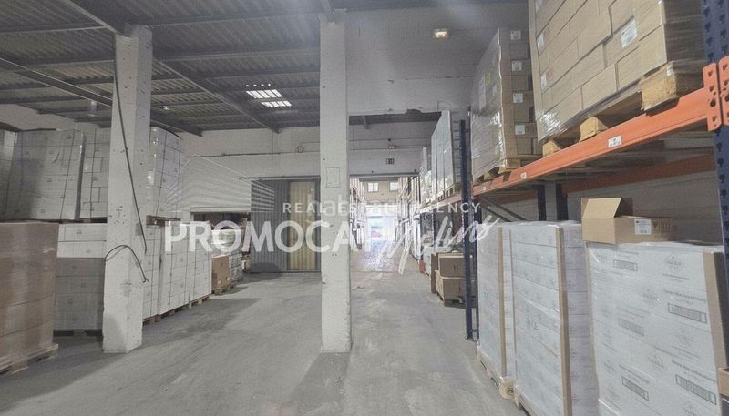 Foto 0254dc59-522c-4b0c-b71f-ab1c678e0ef3. Nau industrial a Papiol (El)