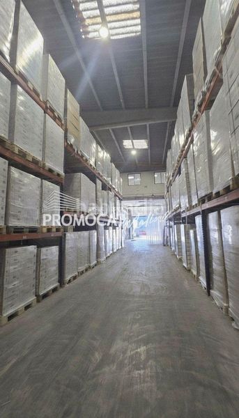 Foto 93dc728f-9093-41ca-b30f-e7c3d6ccf40e. Nau industrial a Papiol (El)