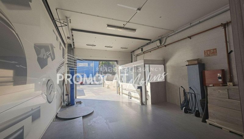 Foto a4b7accf-c175-4cdd-b1e4-a76890aca623. Nau industrial a Papiol (El)