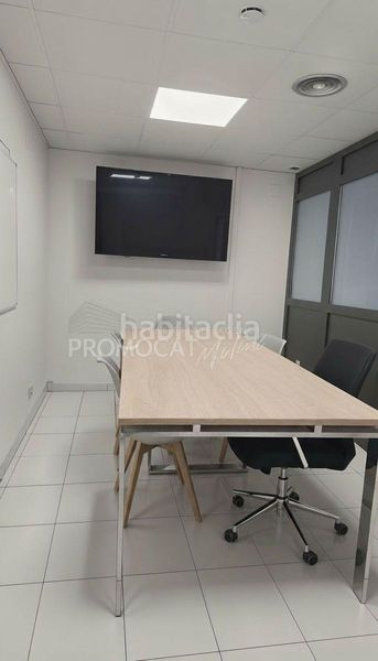 Foto aa03370e-3b06-4978-a99c-dee24a825178. Nau industrial a Papiol (El)