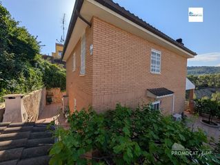 Casa  Orient cc. Casa a cuatro vientos con terreno