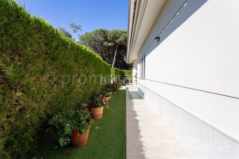 Foto 57a05b2b-8544-460e-9b1e-c3b57b2d5653. Xalet amb piscina a Teià