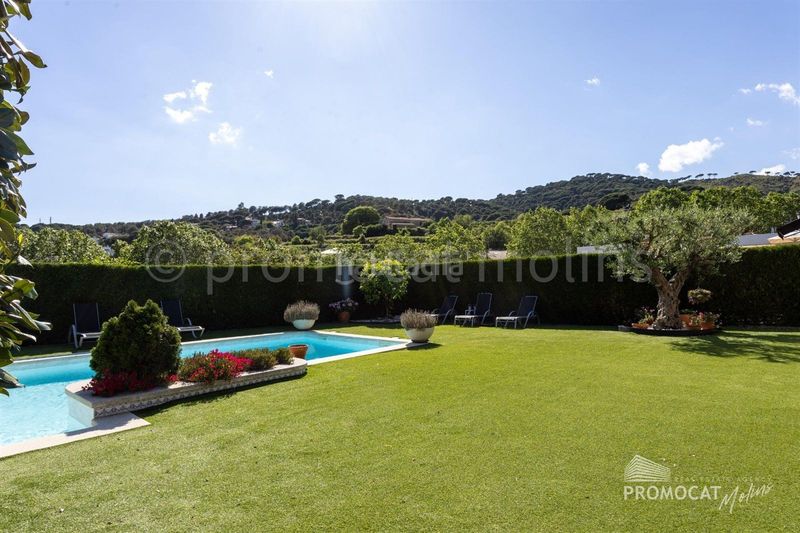 Foto a0655cd5-090d-476a-b147-8193e1fe4135. Xalet amb piscina a Teià