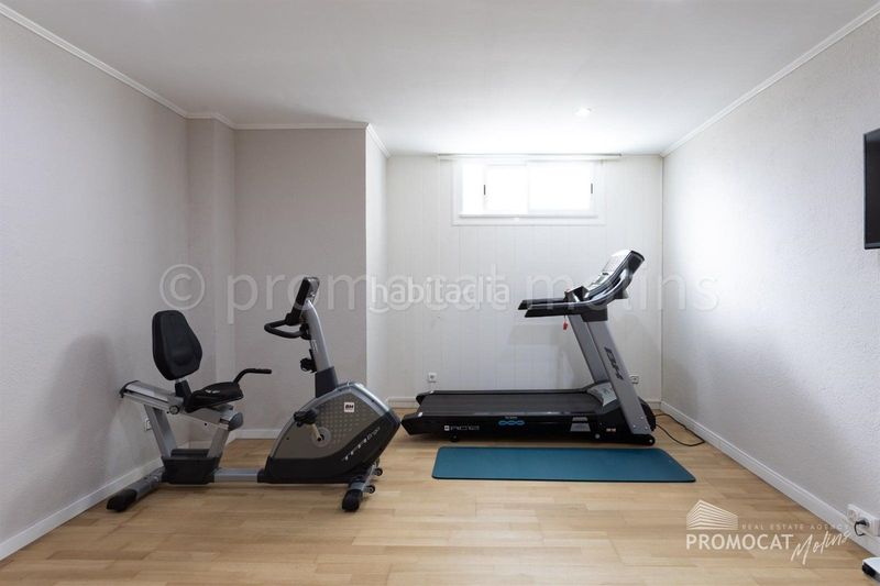 Foto caa8ab3e-3a32-4901-bf26-1a7834fb64a8. Xalet amb piscina a Teià