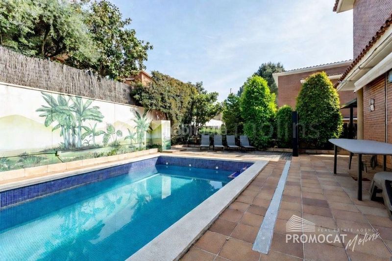 Foto 1829a37b-72c8-4496-aa70-38c4f8dbf334. Casa amb piscina a Papiol (El)