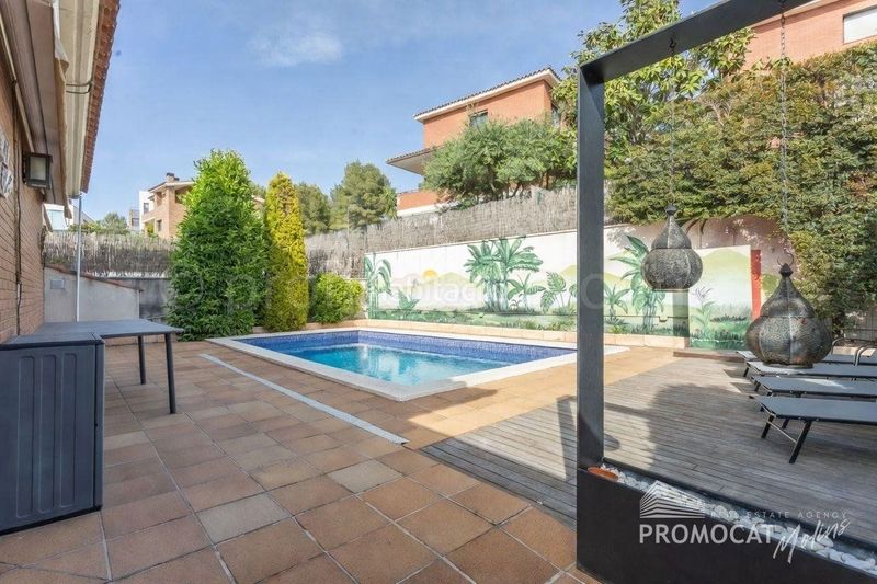 Foto 1fd326d0-985f-4ddf-a652-a38dce542124. Casa amb piscina a Papiol (El)