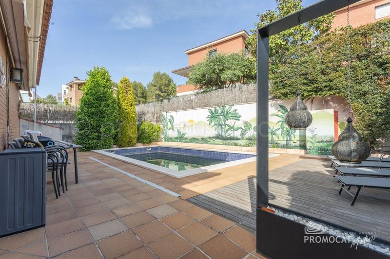 Foto 5cff1350-e1b2-4553-af38-8d6a34297c98. Casa amb piscina a Papiol (El)