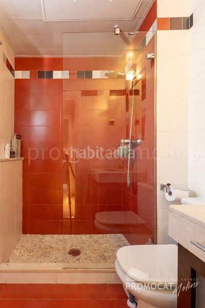 Foto b8a99f43-4009-4540-97fe-ecce39b55525. Casa amb piscina a Papiol (El)