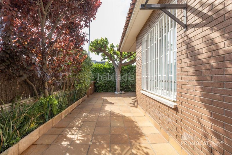 Foto c23adb08-e1b1-4300-9593-ce9be1db9267. Casa amb piscina a Papiol (El)