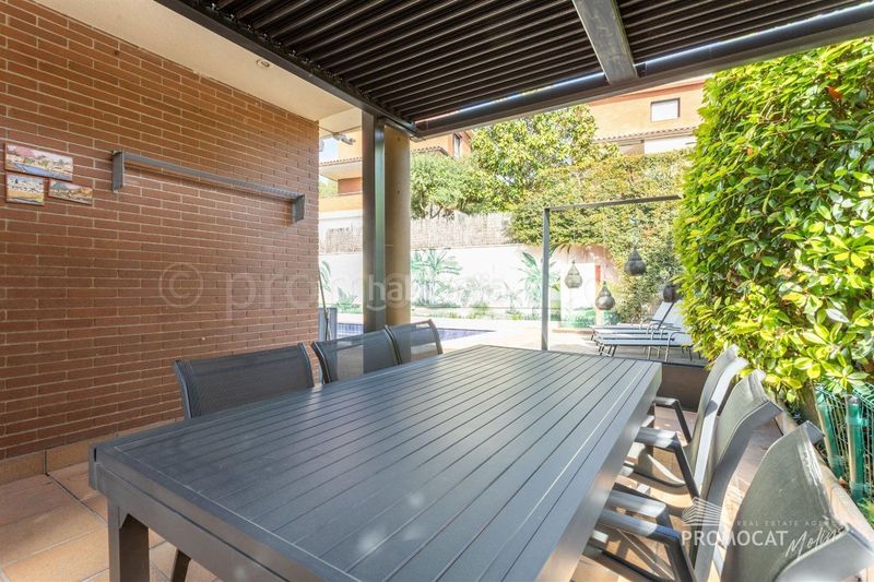 Foto e035301b-1d76-4403-adce-0f11bbe12459. Casa amb piscina a Papiol (El)
