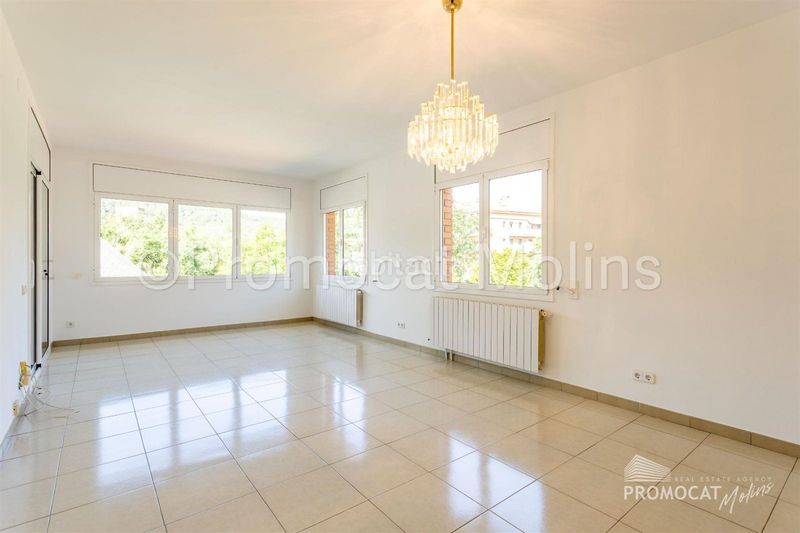Foto a3bc2742-0032-4dd0-989e-e953b69ff3ce. Casa amb calefacció aparcament piscina a Palma de Cervelló (La)