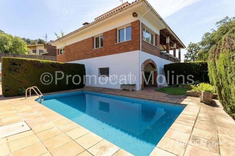 Foto a7062bb7-adbb-4e33-acde-f4c04b92ae4d. Casa amb calefacció aparcament piscina a Palma de Cervelló (La)
