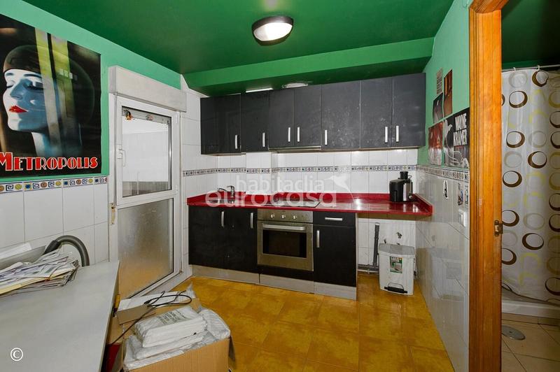 Foto d0e3f39a-67b9-4400-9e8e-1baf7d9eb14a. Local comercial a Centro - Ayuntamiento Santander