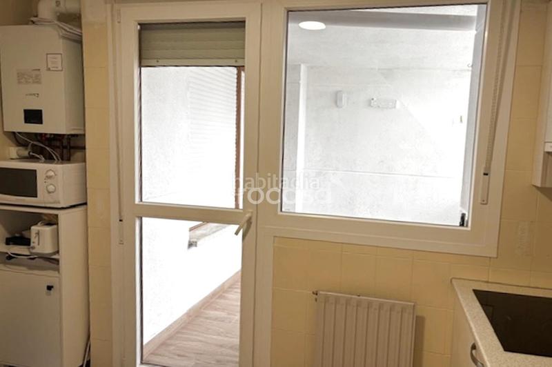 Foto 1b9035cb-146c-4413-873b-8c58348e0a67. Location appartement avec chauffage parking dans Los Castros Santander