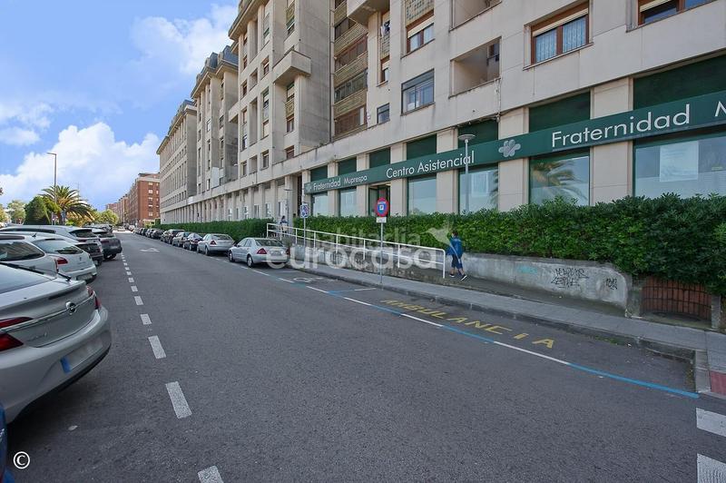 Foto 6726d681-e578-44f2-bab3-eccb99d4c91a. Location appartement avec chauffage parking dans Los Castros Santander