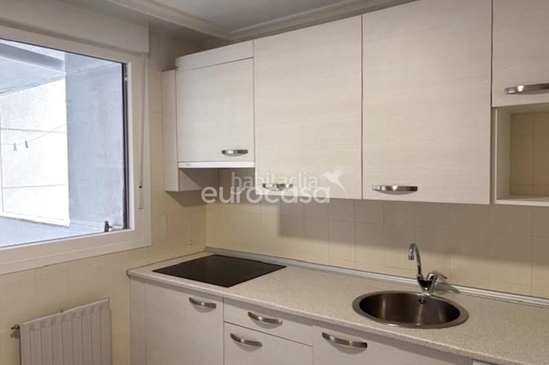 Foto bb78eeb0-aa24-4bff-a79e-a97d60ffe881. Location appartement avec chauffage parking dans Los Castros Santander