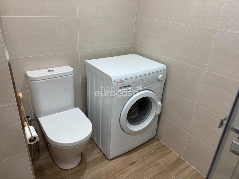 Foto f51b1d9a-fe81-45a5-9b25-35fc0aa97f71. Location appartement avec chauffage parking dans Los Castros Santander
