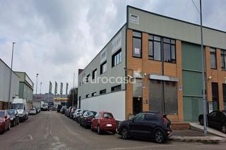 Lloguer Nau industrial  Calle gutierrez solana. Donde tu negocio crece