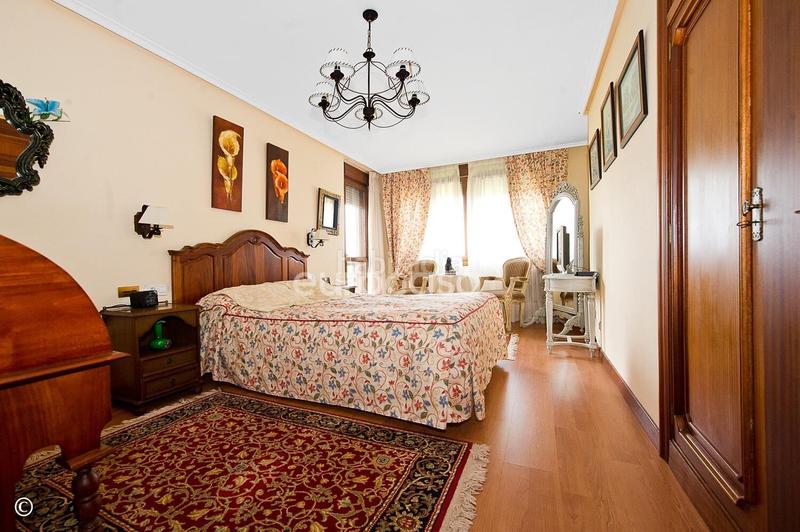 Foto 1bad215e-27b8-4f77-acf1-3cf26f3c564d. Casa amb aparcament a El Callejo - La Pesquera - La Arenosa Laredo