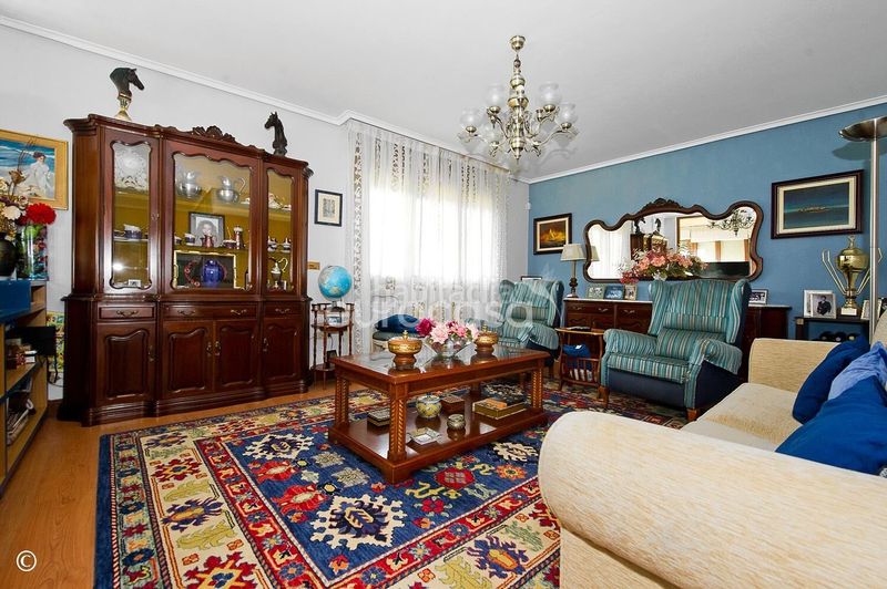 Foto d9752097-58a0-4d6b-ab6c-99e91ba5c2bc. Casa con parcheggio in El Callejo - La Pesquera - La Arenosa Laredo