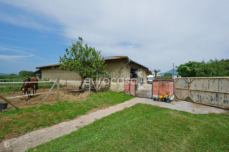 Foto ebf48173-9909-4079-94c3-a12d0a1b2ad7. Casa con parcheggio in El Callejo - La Pesquera - La Arenosa Laredo