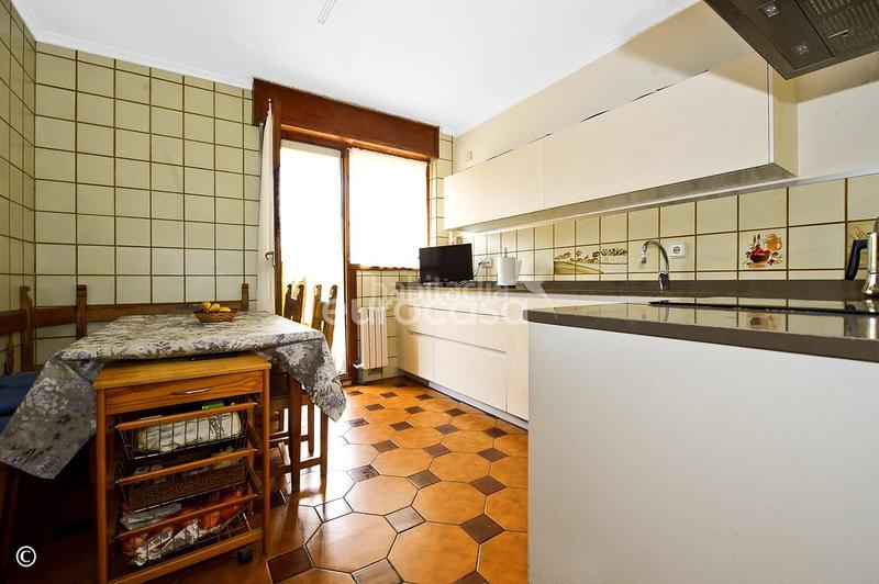 Foto 54211cf0-90f5-4fc5-9883-25d428ed8570. Casa bifamiliare con riscaldamento parcheggio in Peñacastillo - Nueva Montaña Santander
