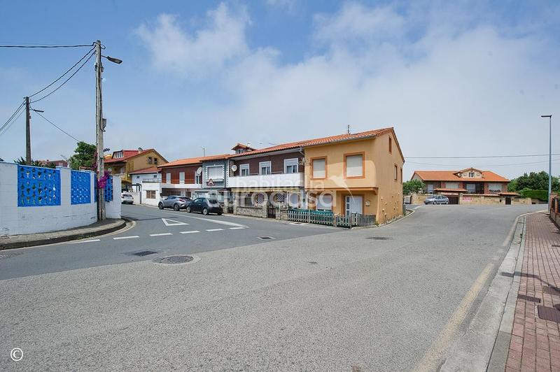 Foto 8e8b9000-6341-4459-bccc-c6aad4ab7f86. Casa con riscaldamento in Alisal - San Román Santander