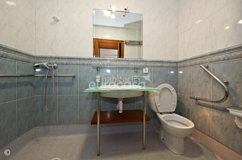 Foto ee7bd1cb-68ef-4db9-8eae-4175e9fac5d6. Casa con riscaldamento in Alisal - San Román Santander
