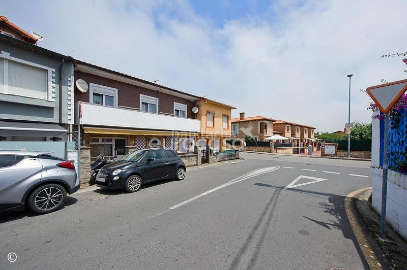 Foto f0e2b166-b763-439f-b784-9859271833fe. Casa con riscaldamento in Alisal - San Román Santander