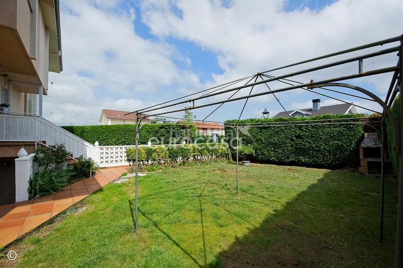 Foto 292ba280-8799-401c-941e-8ef1b4bfa43c. Casa a schiera con riscaldamento parcheggio in Muriedas Camargo