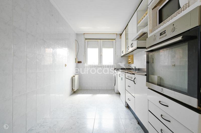 Foto 6ad2f5fd-433e-4923-8aef-d0543d6067a4. Casa a schiera con riscaldamento parcheggio in Muriedas Camargo