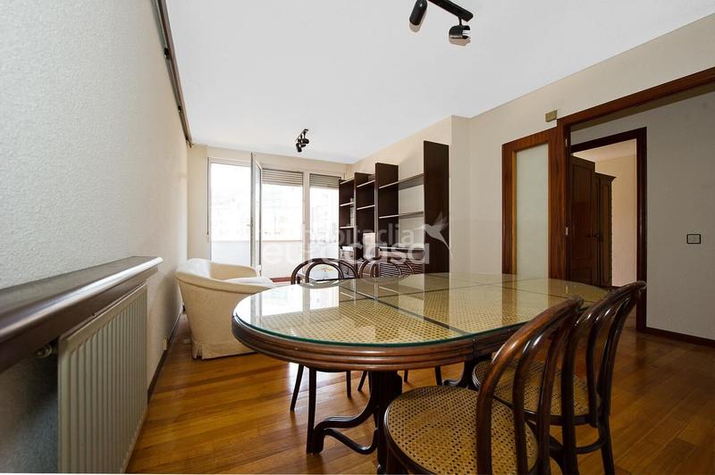 Foto d8acceb7-45b6-4ff9-8f8c-1ace0f9f9cce. Piso reinventa y redescubre tu hogar en Castilla - Hermida Santander