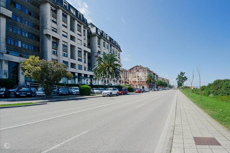 Foto 2228d3ff-bde1-4786-9c81-d1d8f590a93e. Location appartement avec chauffage dans Los Castros Santander