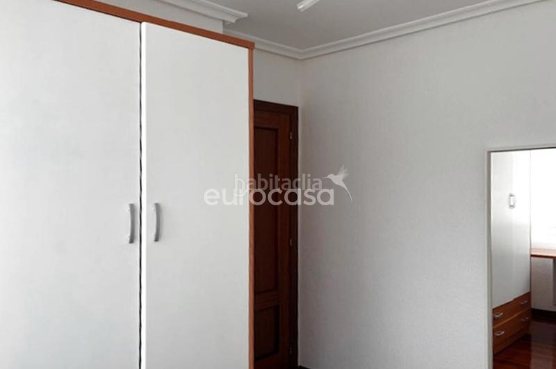 Foto 4df5bf9a-e6f7-49d6-93a1-778ddd644bb7. Location appartement avec chauffage dans Los Castros Santander