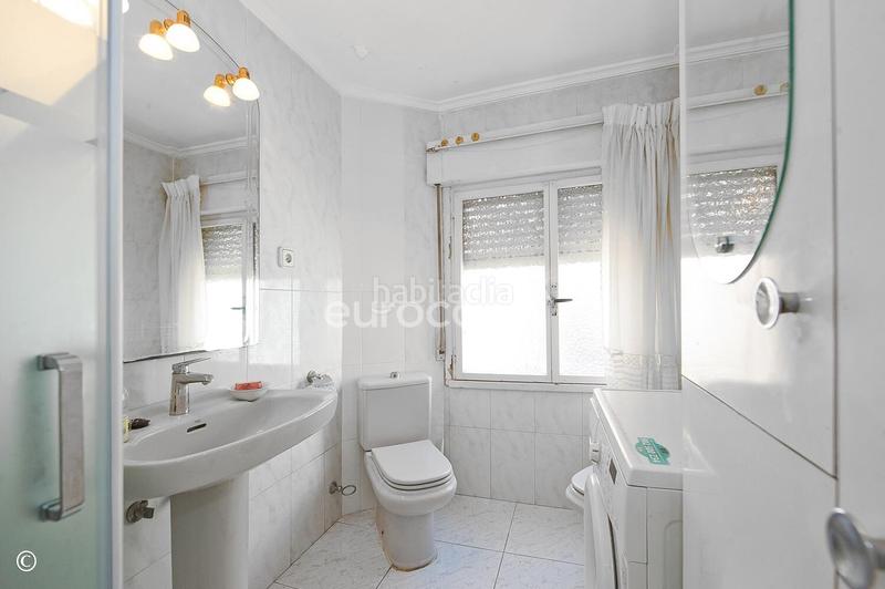 Foto c197f098-a0e7-4019-8932-2babd9484e1f. Flat with heating parking in Puerto Chico Santander