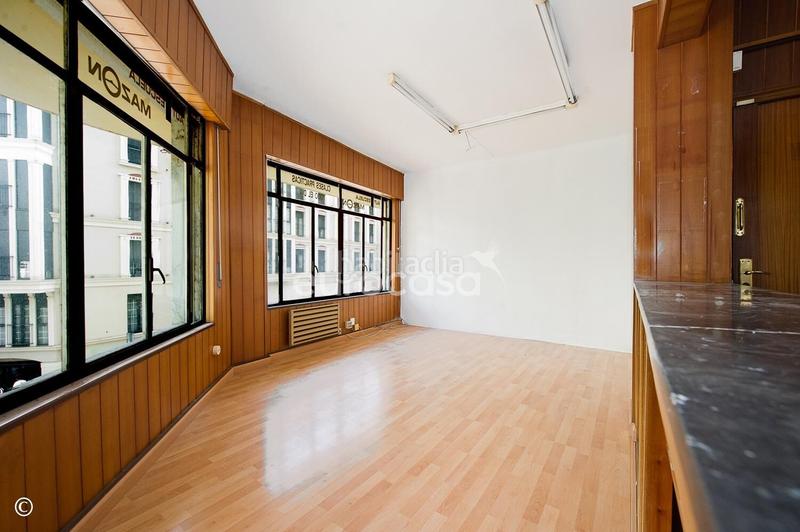 Foto 58236845-2466-49b2-8092-3c4982bfaa32. Geschäftsraum in Puerto Chico Santander