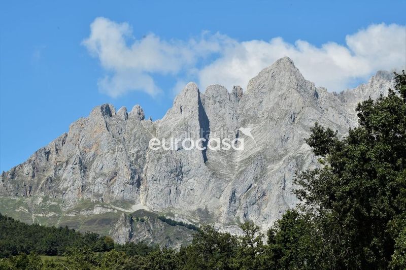 Foto 571457e9-6226-4b2f-941b-15238728768a. Casa amb aparcament a Cillorigo de Liébana